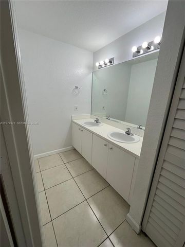 14162 NW 17th Ave 14162, Opa-locka, FL 33054