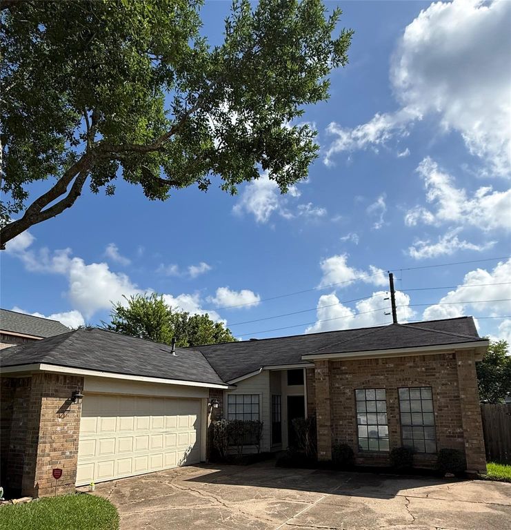 3211 Mesquite Drive, Sugar Land, TX 77479