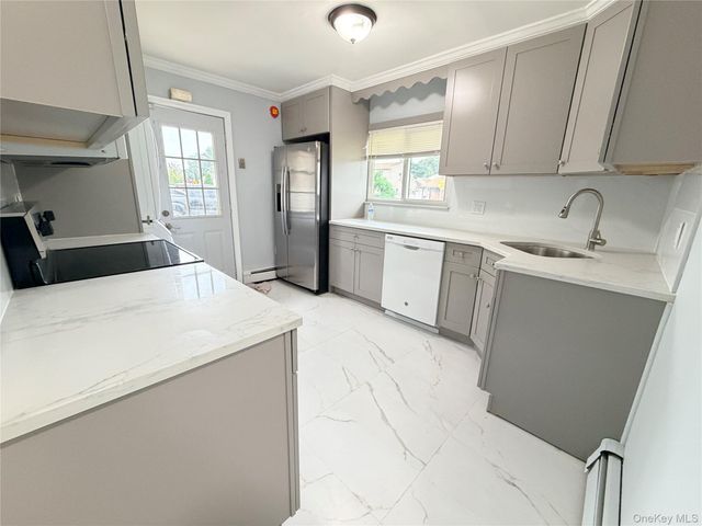 190 Meridian Road, Levittown, NY 11756