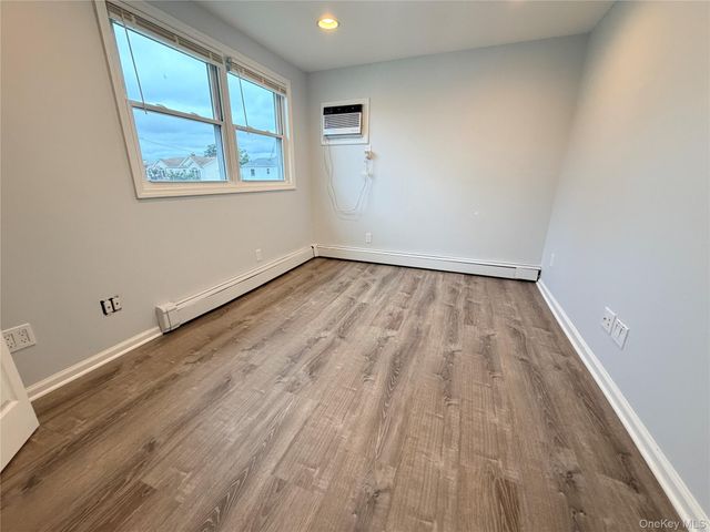 190 Meridian Road, Levittown, NY 11756