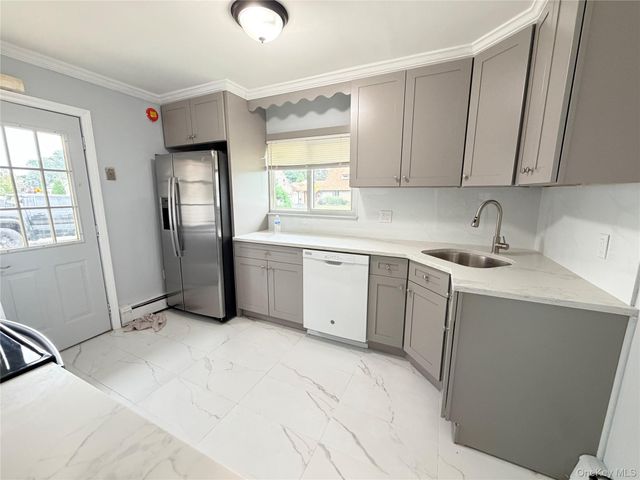 190 Meridian Road, Levittown, NY 11756
