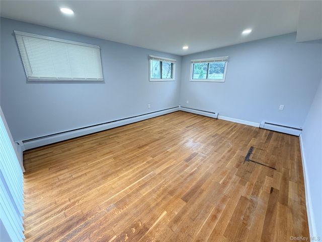 190 Meridian Road, Levittown, NY 11756