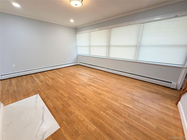 190 Meridian Road, Levittown, NY 11756