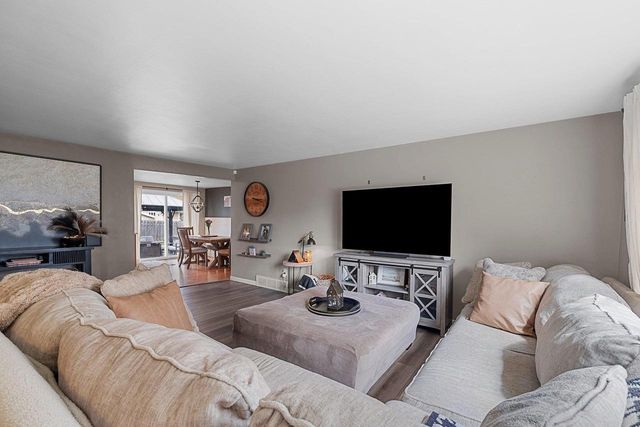 980 MANCEL LANE, Green Bay, WI 54304