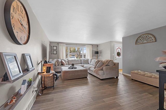 980 MANCEL LANE, Green Bay, WI 54304