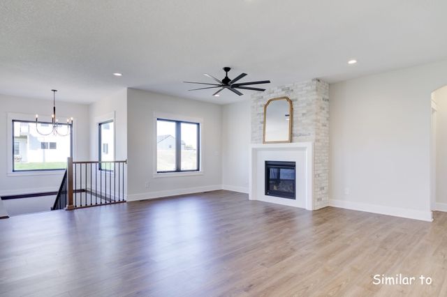 1918 Pine Lake Circle, Ankeny, IA 50021