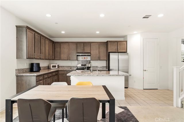 2902 S Halton Paseo, Ontario, CA 91761