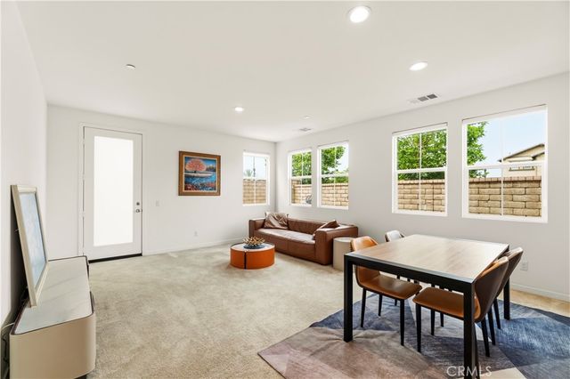 2902 S Halton Paseo, Ontario, CA 91761