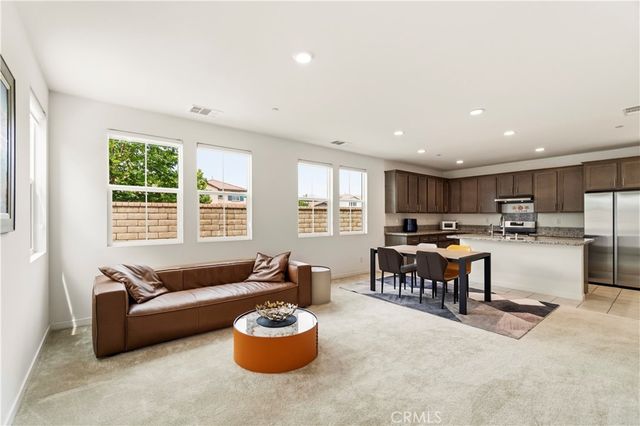 2902 S Halton Paseo, Ontario, CA 91761