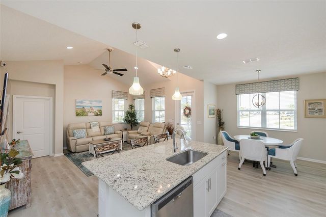 572 LANDSHARK BOULEVARD, Daytona Beach, FL 32124