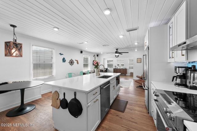 933 7TH Avenue N, Jacksonville Beach, FL 32250