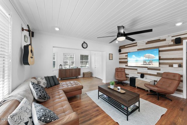 933 7TH Avenue N, Jacksonville Beach, FL 32250