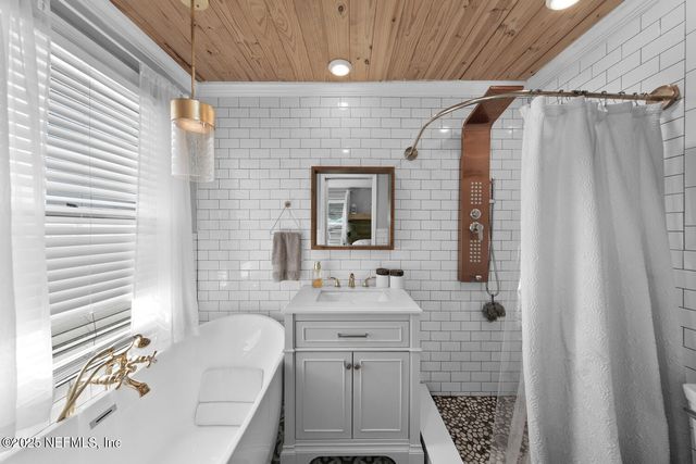 933 7TH Avenue N, Jacksonville Beach, FL 32250