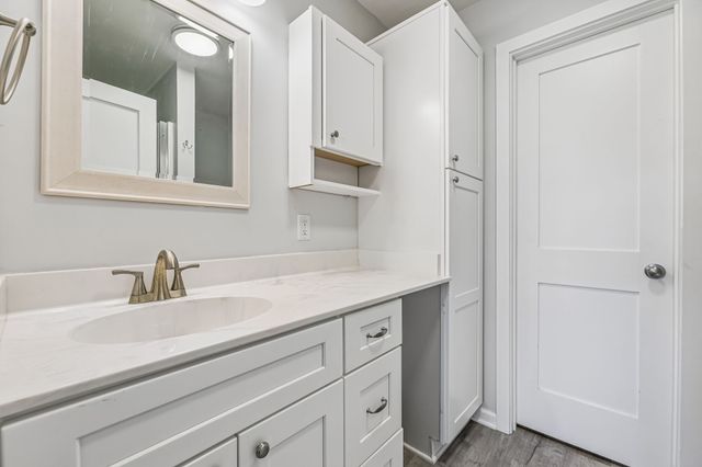 114 Sutton Ave, Waverly, TN 37185