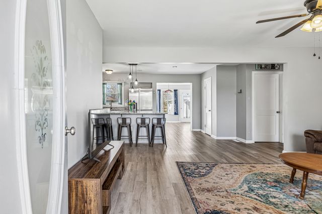 114 Sutton Ave, Waverly, TN 37185