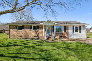 114 Sutton Ave, Waverly, TN 37185