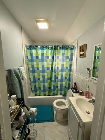 18906 121st Avenue, Saint Albans, NY 11412