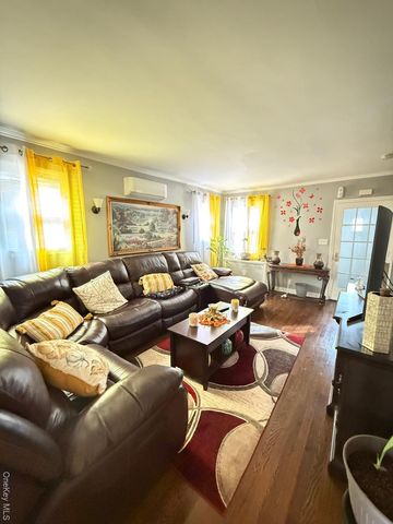 18906 121st Avenue, Saint Albans, NY 11412