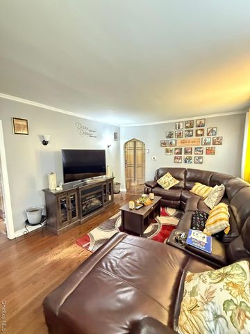 18906 121st Avenue, Saint Albans, NY 11412