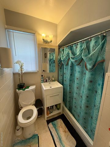 18906 121st Avenue, Saint Albans, NY 11412