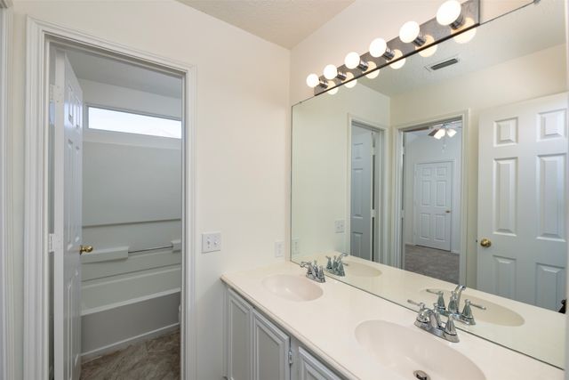 1600 Park Chase Avenue, Arlington, TX 76011