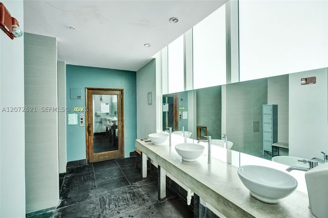 133 NE 2nd Ave 2302, Miami, FL 33132