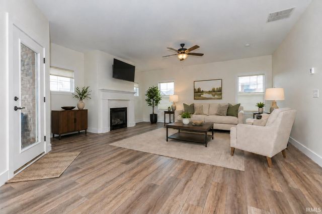 8464 Wyatt Court, Newburgh, IN 47630