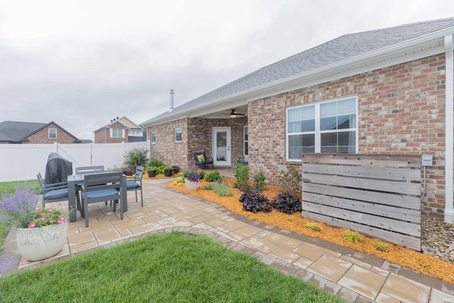 8464 Wyatt Court, Newburgh, IN 47630