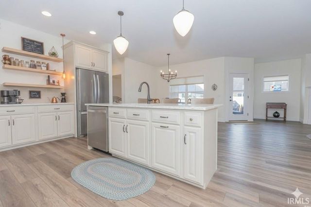 8464 Wyatt Court, Newburgh, IN 47630