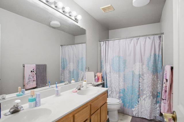 1838 N Rail St, Manteca, CA 95337