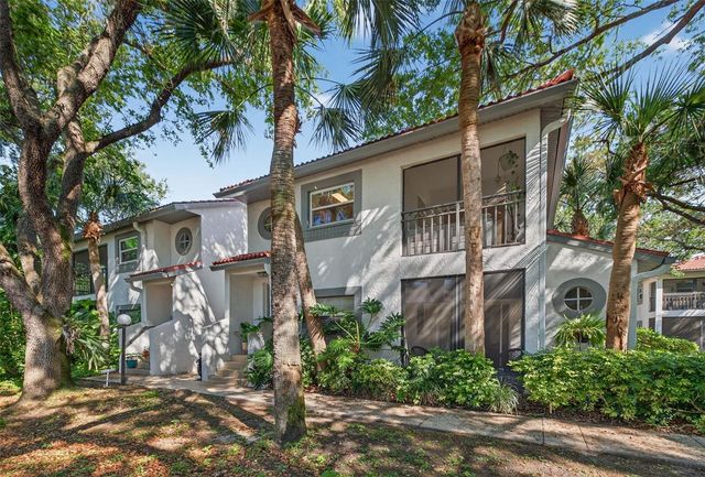 492 SANTA CRUZ PLACE NE E, St Petersburg, FL 33703