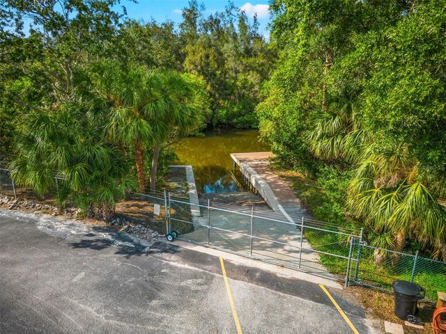 492 SANTA CRUZ PLACE NE E, St Petersburg, FL 33703