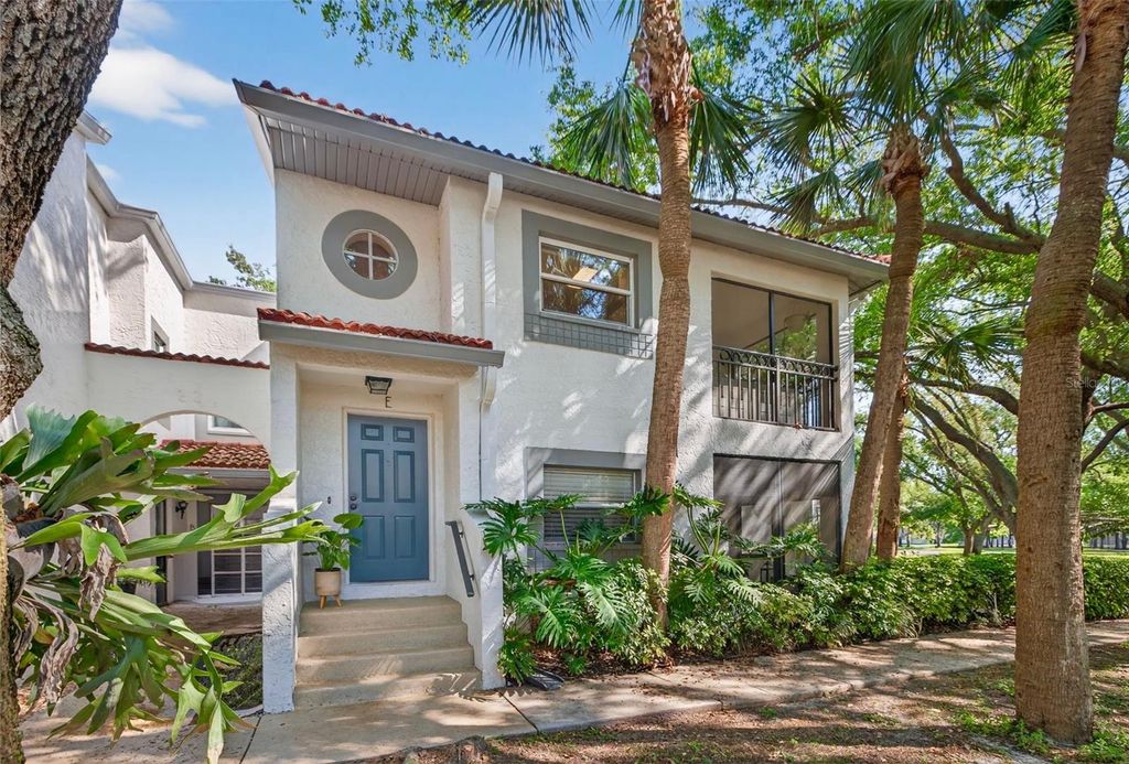 492 SANTA CRUZ PLACE NE E, St Petersburg, FL 33703