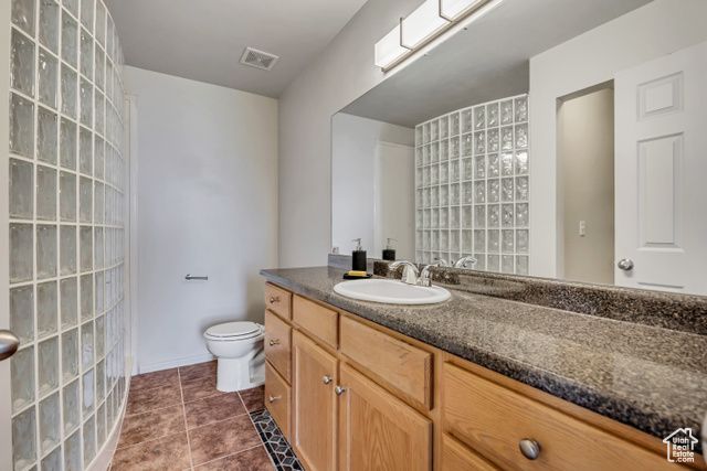7887 S DOVE CREEK LN, West Jordan, UT 84081
