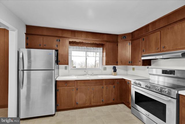 2422 HIGHLAND AVE, Reading, PA 19606