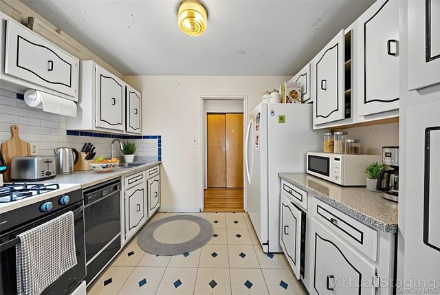 105-25 67th Road 4A, Forest Hills, NY 11375