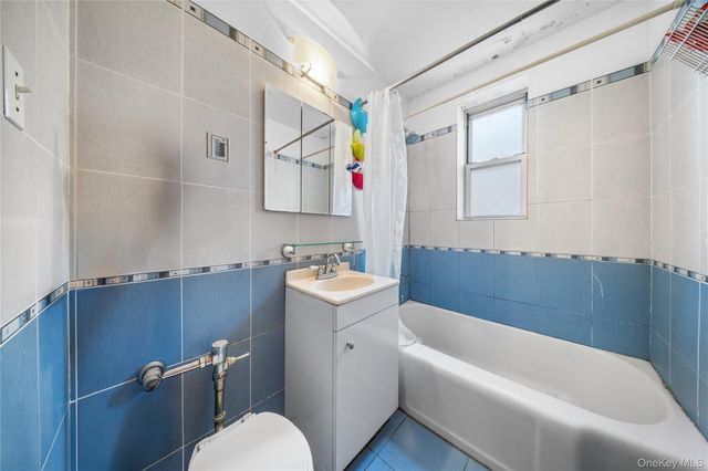 105-25 67th Road 4A, Forest Hills, NY 11375