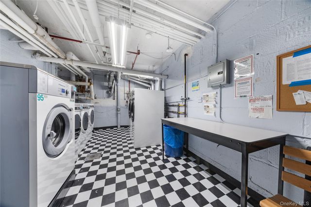 105-25 67th Road 4A, Forest Hills, NY 11375