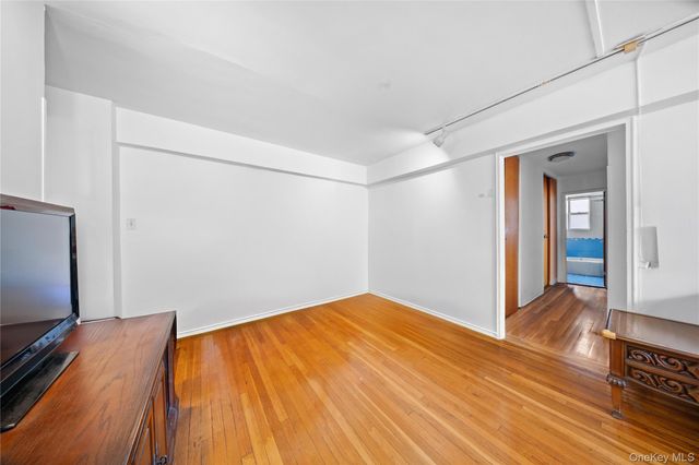 105-25 67th Road 4A, Forest Hills, NY 11375