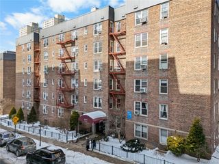 105-25 67th Road 4A, Forest Hills, NY 11375