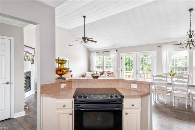 107 Chickadee ST, Moyock, NC 27958