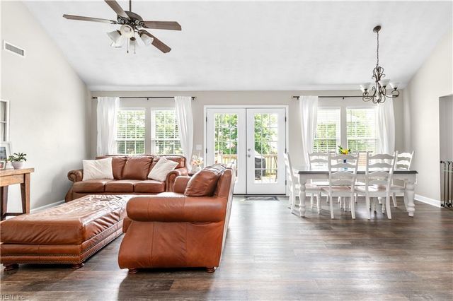 107 Chickadee ST, Moyock, NC 27958