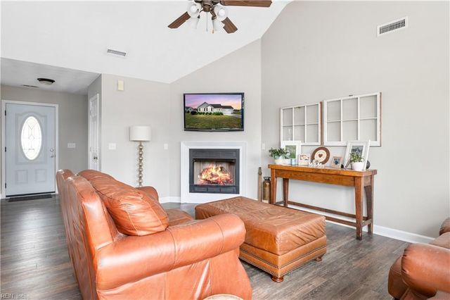 107 Chickadee ST, Moyock, NC 27958