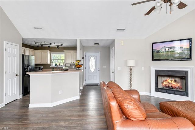 107 Chickadee ST, Moyock, NC 27958