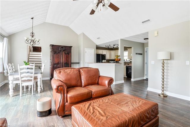107 Chickadee ST, Moyock, NC 27958