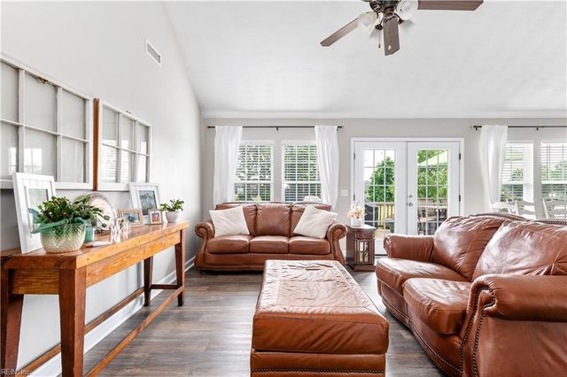 107 Chickadee ST, Moyock, NC 27958