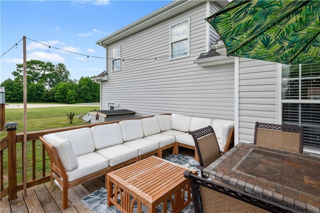 107 Chickadee ST, Moyock, NC 27958