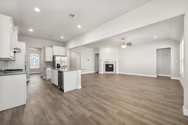 3636 Wintergreen Street, Grand Prairie, TX 76065