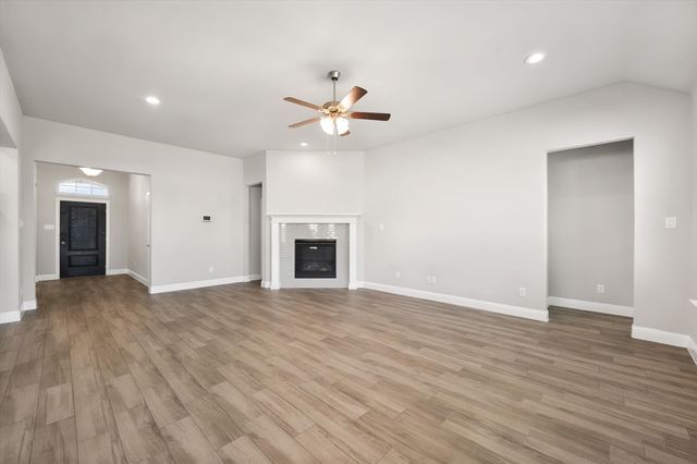 3636 Wintergreen Street, Grand Prairie, TX 76065