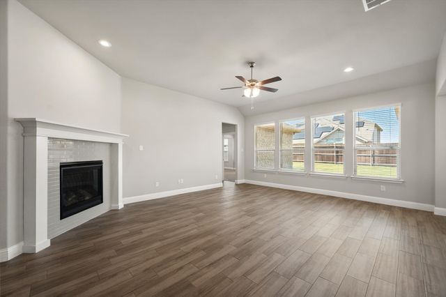 3636 Wintergreen Street, Grand Prairie, TX 76065